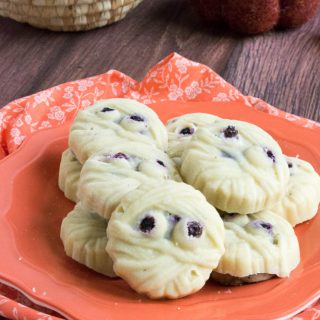 Halloween Blueberries & Cream Mummy Cookies