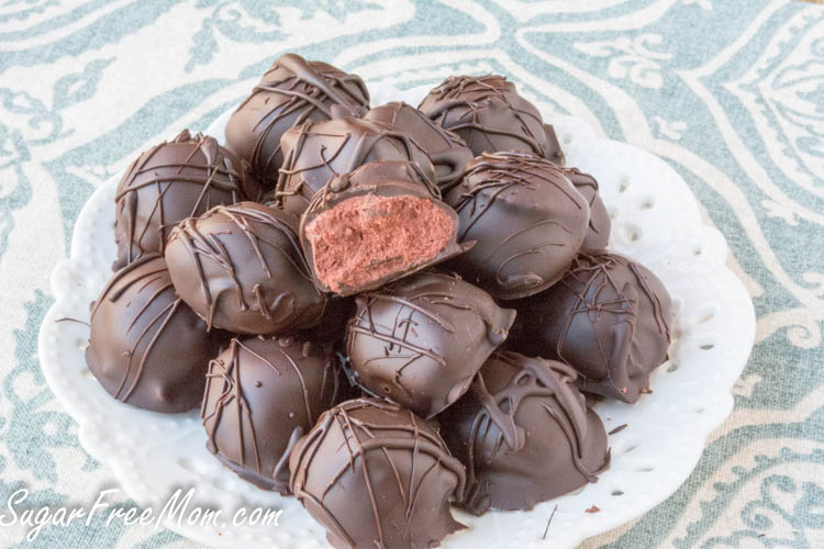 red velvet cheesecake truffles2 (1 of 1)