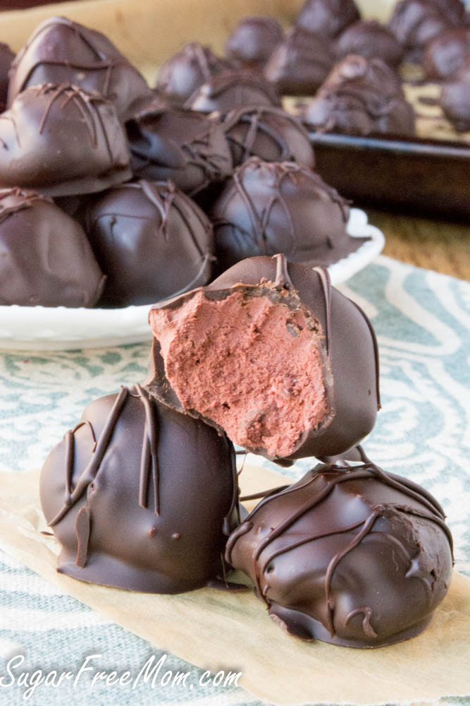 red velvet cheesecake truffles6 (1 of 1)