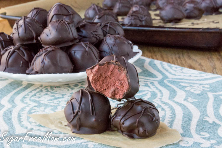 red velvet cheesecake truffles7 (1 of 1)