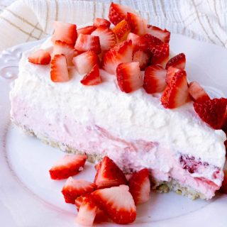 Low Carb No-Bake Strawberry Cream Pie (Keto, Nut Free)