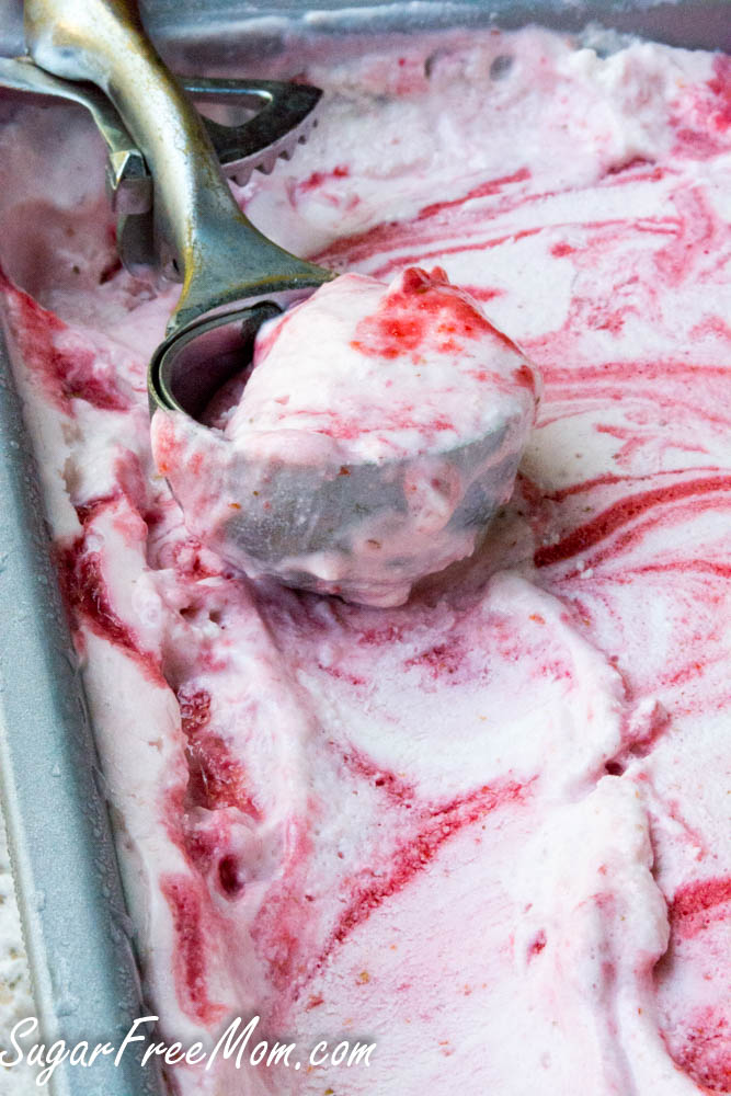 strawberry swirl ice cream -1