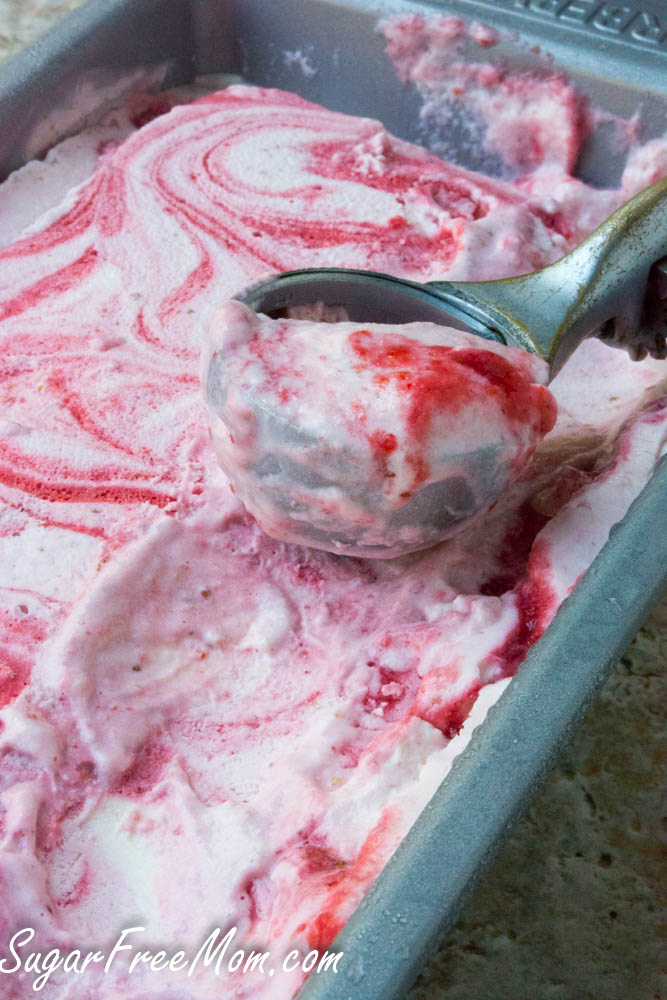 strawberry swirl ice cream -3