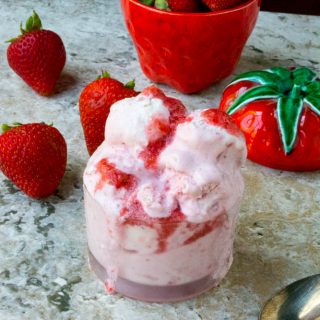 strawberry swirl ice cream -5