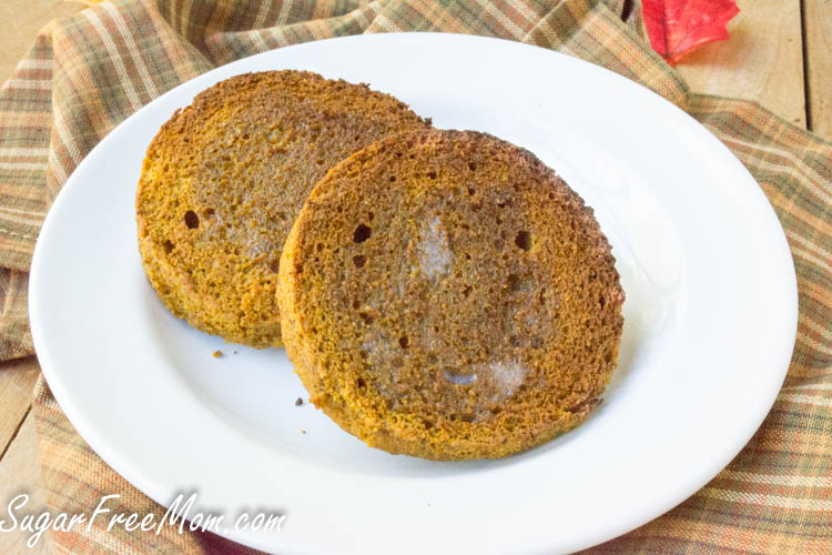 1-Minute Low Carb Pumpkin Spice English Muffin