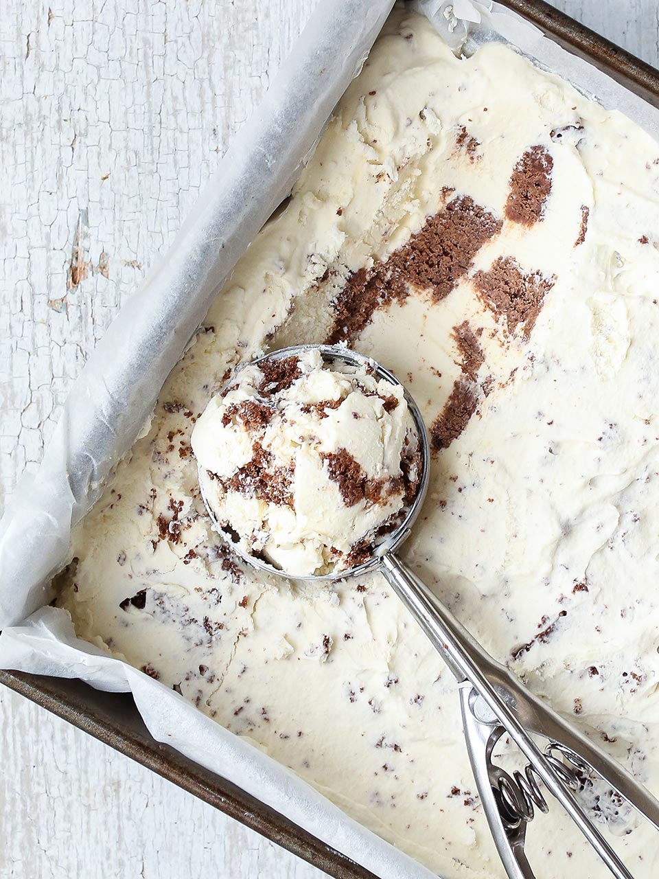 Sugar-Free Keto Cookies and Cream Ice Cream