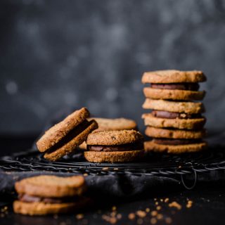 hazelnut chocolate sandwich cookies-2