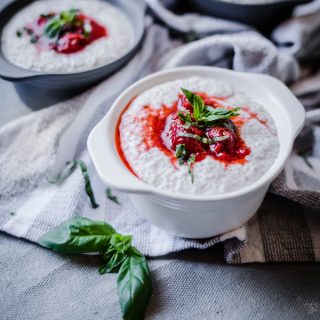 keto strawberry chia pudding-4