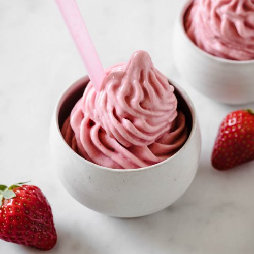 Keto Low-Carb Strawberry Frozen Yogurt