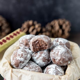 keto chocolate snowballs-4