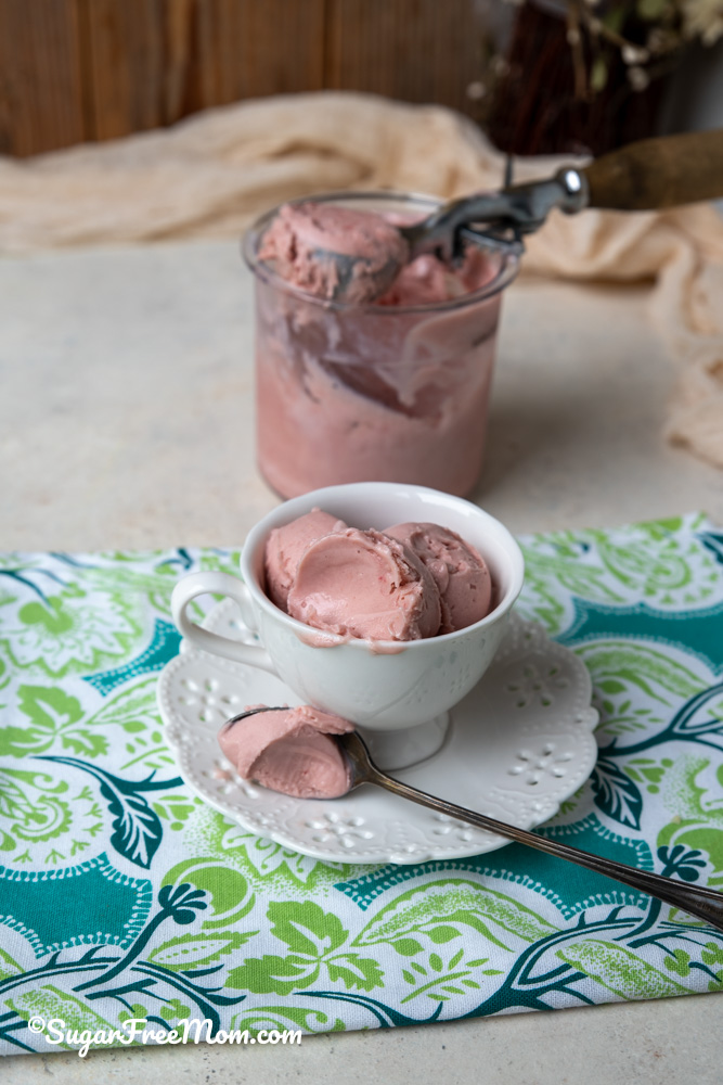 keto strawberry protein frozen yogurt