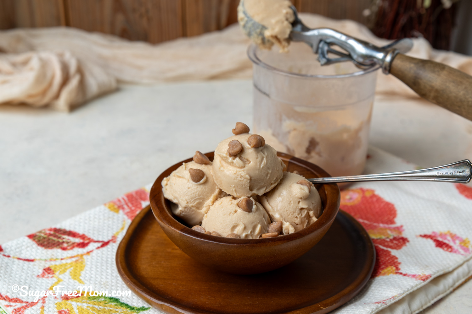 If you’re craving a frozen treat that’s indulgent yet keeps your low-carb or keto goals on track, this Sugar Free Low Carb Keto Peanut Butter Frozen Yogurt is a delicious game-changer.