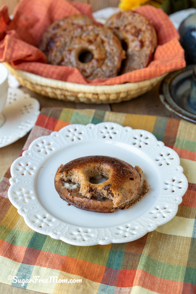 keto cinnamon raisin bagels