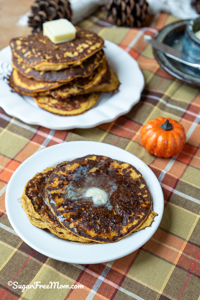 These keto pumpkin cottage cheese pancakes are the ultimate healthy breakfast for busy mornings—a comforting way to embrace the fall season without straying from your low carb diet.