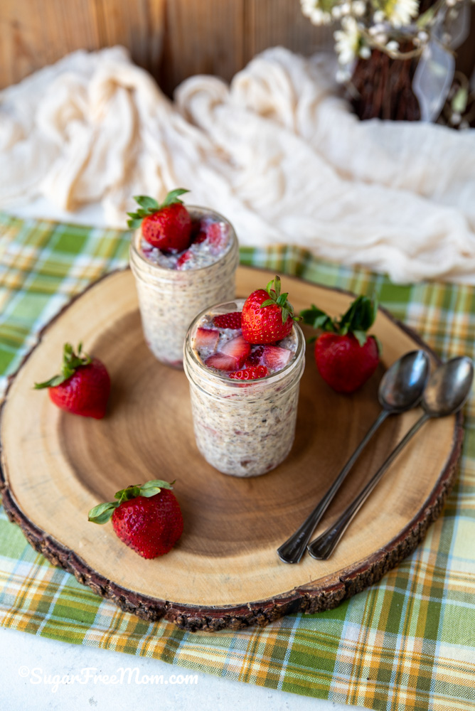 This delicious dairy free low carb strawberry overnight oats recipe is an easy breakfast with the best texture and 22 grams of protein!